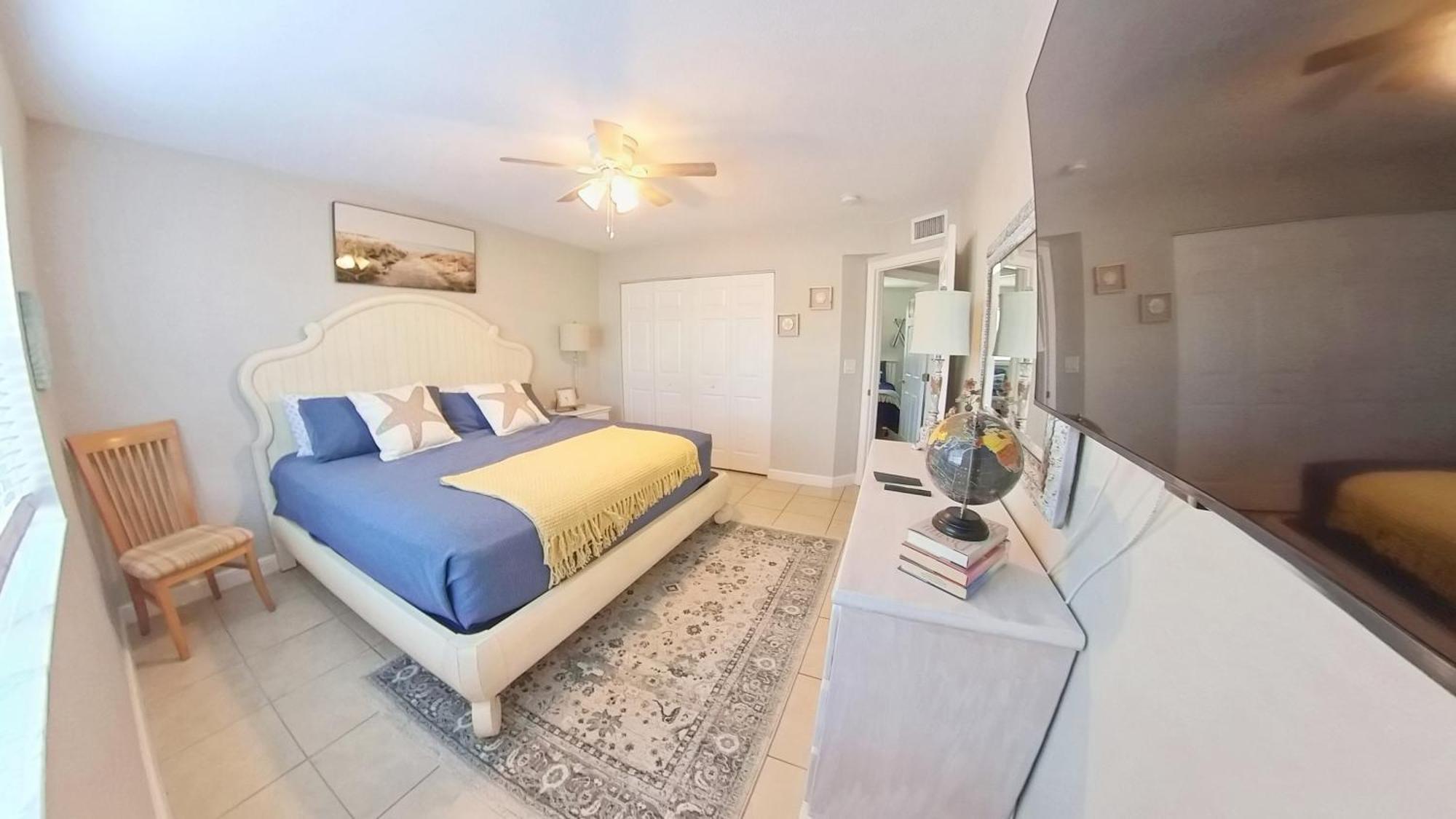 Naples Park Oasis - Cozy Two Bedroom Apartment エクステリア 写真